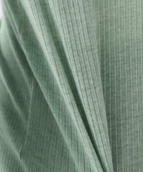 LOWRYS FARM(ローリーズファーム)の「シアータートルLS 895475(Tシャツ/カットソー・レディース・ブラック/イエロー/グリーン/アイボリー・FREE)」の14枚目の写真