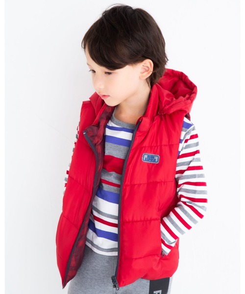 BeBe（ベベ）の「BeBe/ espoir シリコン プリント フード取り外し リバーシブル ダウン ベスト (90～150㎝)（ダウンベスト・キッズ・レッド/ブラック・90/110/140/100/120/150/130）」の3枚目の写真