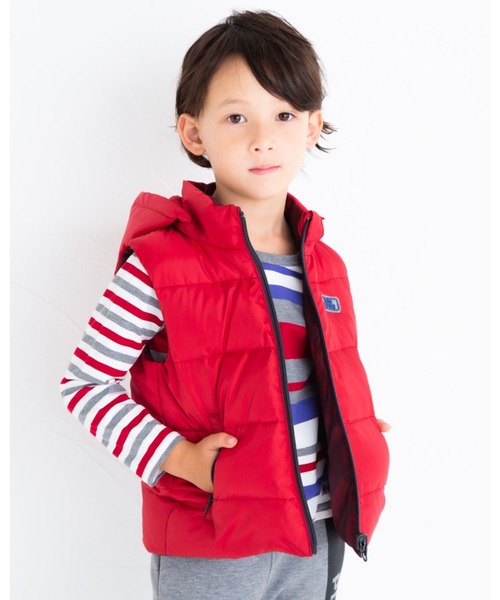 BeBe（ベベ）の「BeBe/ espoir シリコン プリント フード取り外し リバーシブル ダウン ベスト (90～150㎝)（ダウンベスト・キッズ・レッド/ブラック・90/110/140/100/120/150/130）」の4枚目の写真