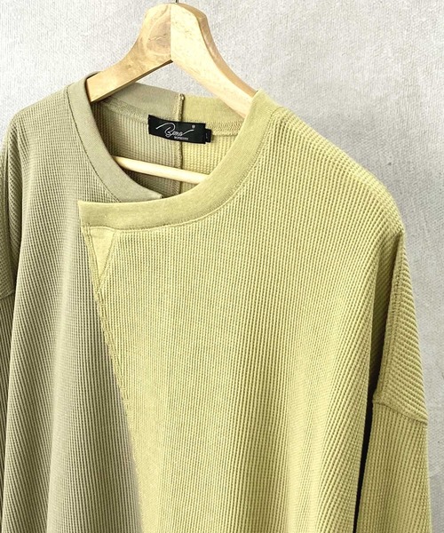 Beno(ビーノ)の「TCワッフル / バイカラー アシンメトリー リメイク ビッグシルエット Tシャツ(Tシャツ/カットソー・メンズ・ベージュ/カーキ/ブラック・L/M)」の8枚目の写真