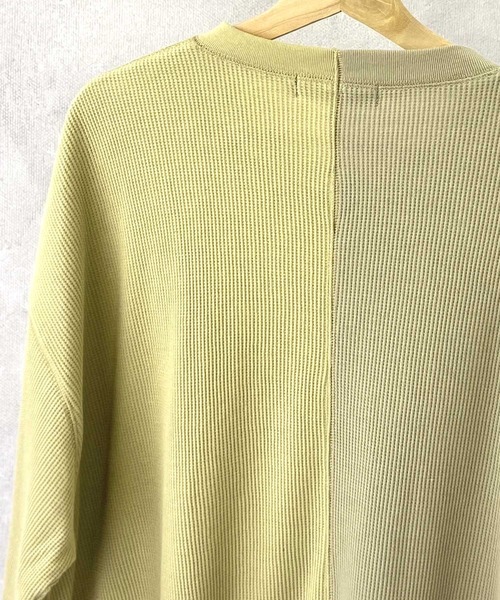 Beno(ビーノ)の「TCワッフル / バイカラー アシンメトリー リメイク ビッグシルエット Tシャツ(Tシャツ/カットソー・メンズ・ベージュ/カーキ/ブラック・L/M)」の11枚目の写真