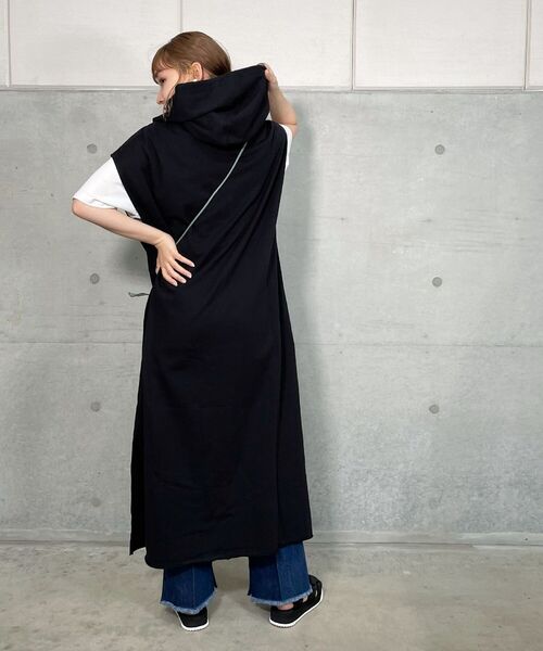 fredy repit（フレディレピ）の「【WEB限定】ミニ裏毛フード付きワンピース（ワンピース・レディース・ブラック/グレイッシュベージュ・38）」の15枚目の写真