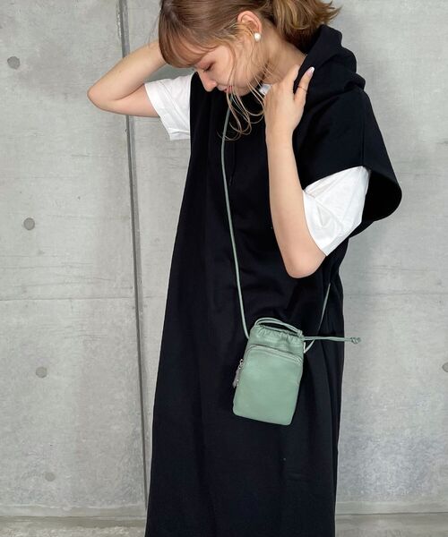 fredy repit（フレディレピ）の「【WEB限定】ミニ裏毛フード付きワンピース（ワンピース・レディース・ブラック/グレイッシュベージュ・38）」の16枚目の写真