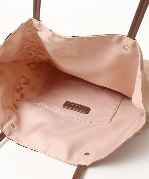 Te chichi(テチチ)の「サテンバンダナ柄トートバッグ(トートバッグ・レディース・カーキ/ブルー/ベージュ・フリ-)」の5枚目の写真