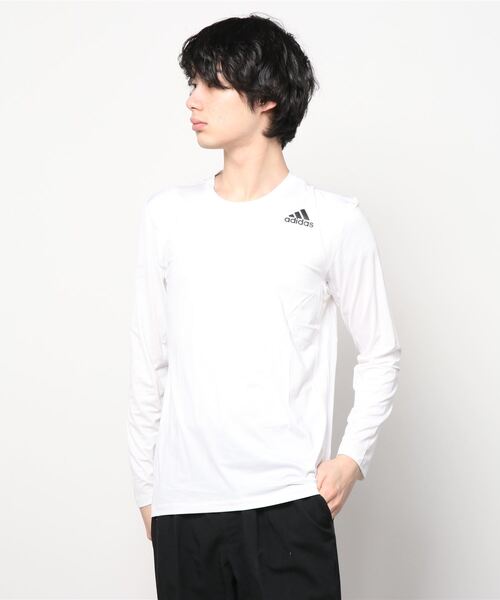 adidas（アディダス）の「テックフィット フィッティド 長袖T