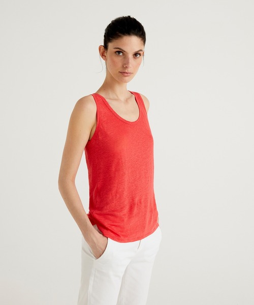 BENETTON (UNITED COLORS OF BENETTON)（ベネトンユナイテッドカラーズオブベネトン）の「ラウンドネックリネンタンクトップ（タンクトップ・レディース・ホワイト/ネイビー/ライトベージュ/ブラック/レッド・MEDIUM/X-SMALL/SMALL/LARGE）」の15枚目の写真