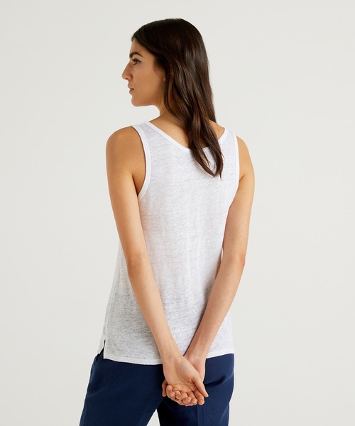 BENETTON (UNITED COLORS OF BENETTON)（ベネトンユナイテッドカラーズオブベネトン）の「ラウンドネックリネンタンクトップ（タンクトップ・レディース・ホワイト/ネイビー/ライトベージュ/ブラック/レッド・MEDIUM/X-SMALL/SMALL/LARGE）」の6枚目の写真