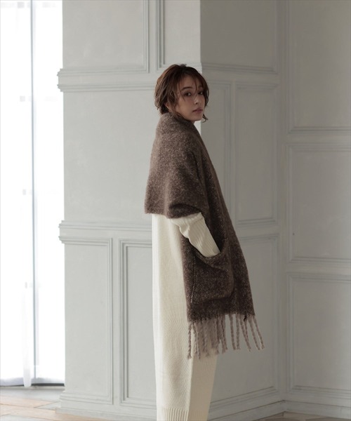 DONOBAN（ドノバン）の「フェイクウール2WAY大判ストール（ストール/ショール・レディース・ブラウン/アイボリー・F）」の6枚目の写真