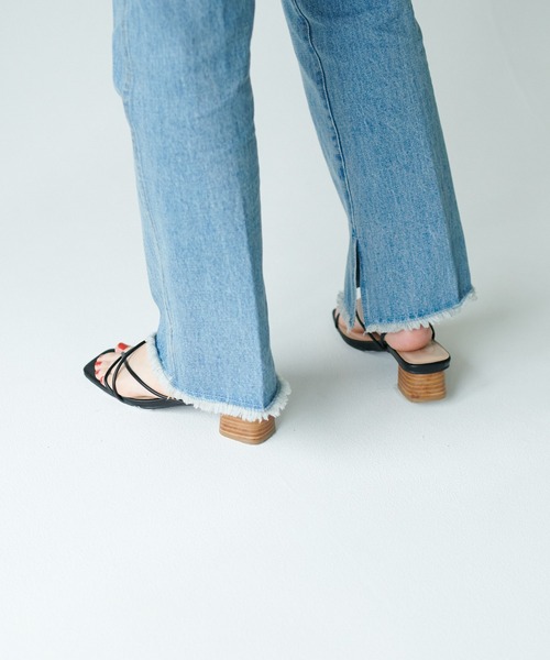 DISCOAT（ディスコート）の「クロスストラップサンダル（サンダル・レディース・ブラック/アイボリー・MEDIUM/LARGE）」の14枚目の写真