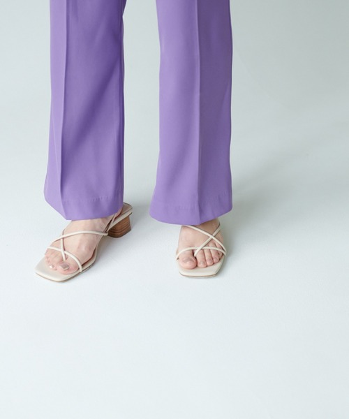 DISCOAT（ディスコート）の「クロスストラップサンダル（サンダル・レディース・ブラック/アイボリー・MEDIUM/LARGE）」の7枚目の写真