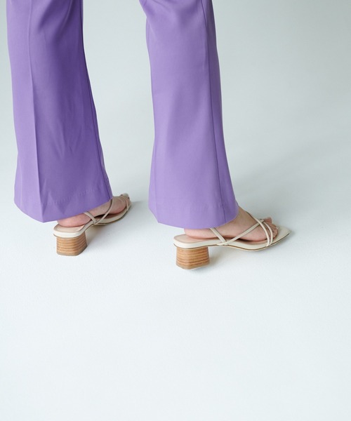 DISCOAT（ディスコート）の「クロスストラップサンダル（サンダル・レディース・ブラック/アイボリー・MEDIUM/LARGE）」の5枚目の写真