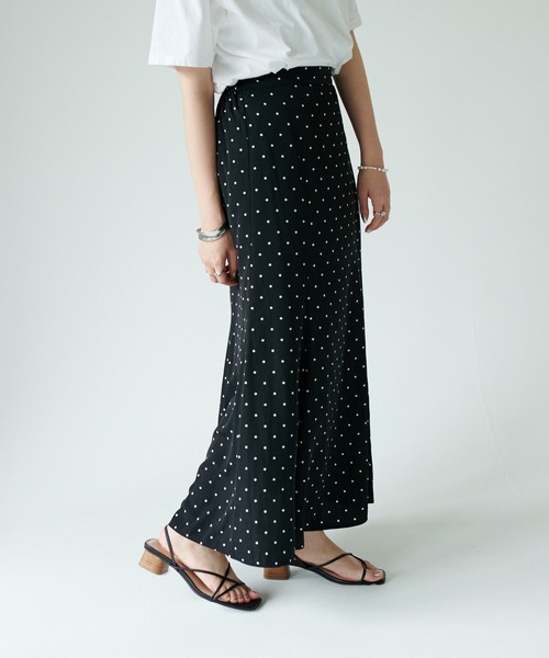 DISCOAT（ディスコート）の「クロスストラップサンダル（サンダル・レディース・ブラック/アイボリー・MEDIUM/LARGE）」の12枚目の写真