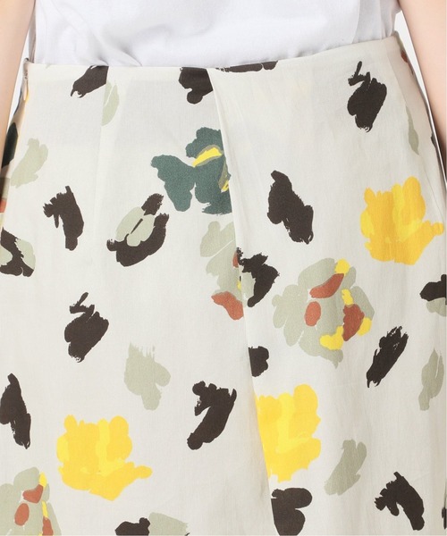 IENA（イエナ）の「シューフラワースリットスカート◆（スカート・レディース・ベージュ・34/36/38/40）」の5枚目の写真