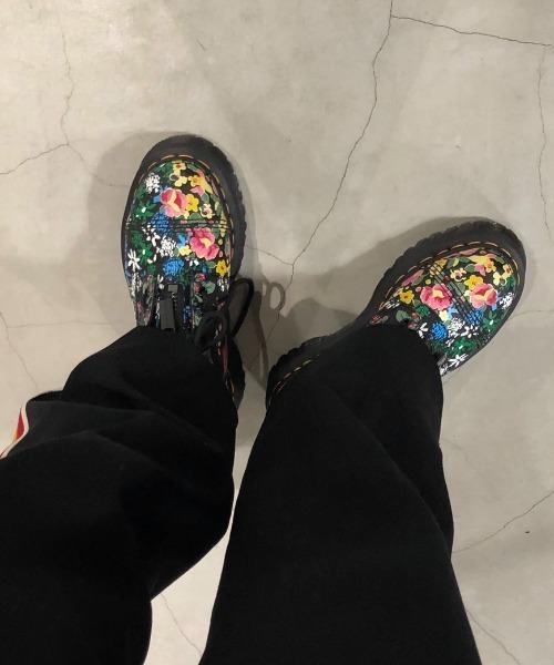 Dr. Martens（ドクターマーチン）の「Dr.Martens ドクターマーチン  SINCLAIR ジャングル ブーツ  FLORAL MASH UP BLACK（ブーツ・レディース・その他・4/6/5）」の4枚目の写真