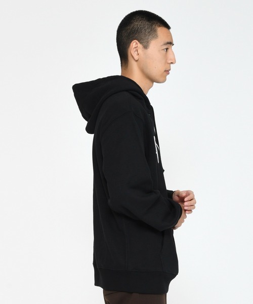 Dunno(ドノウ)の「DUNNO / ロゴプリントパーカー《ESTNATION EXCLUSIVE》(パーカー・メンズ・ブラック・MEDIUM/LARGE/X-LARGE)」の2枚目の写真