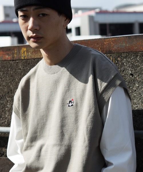 Mark Gonzales（マーク・ゴンザレス）の「Mark Gonzales / マークゴンザレス 別注 コラボ オーバーサイズ ニットベスト & ロンT アンサンブル（アンサンブル・メンズ・ブラック系その他/グレー系その他/グリーン系その他/ブラック系その他2/グレー系その他2/グリーン系その他2・FREE）」の5枚目の写真