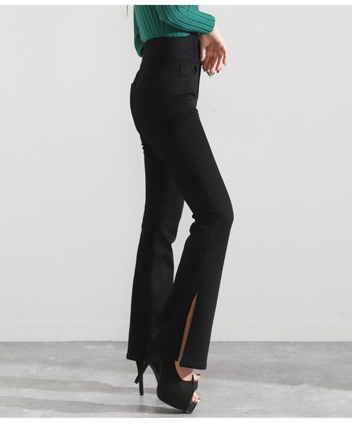 LATINA（ラティーナ）の「ハイウエスト超ストレッチサイドスリットフレアデニムパンツ（デニムパンツ・レディース・ブルー/ブラック・L/XL/M/S）」の7枚目の写真
