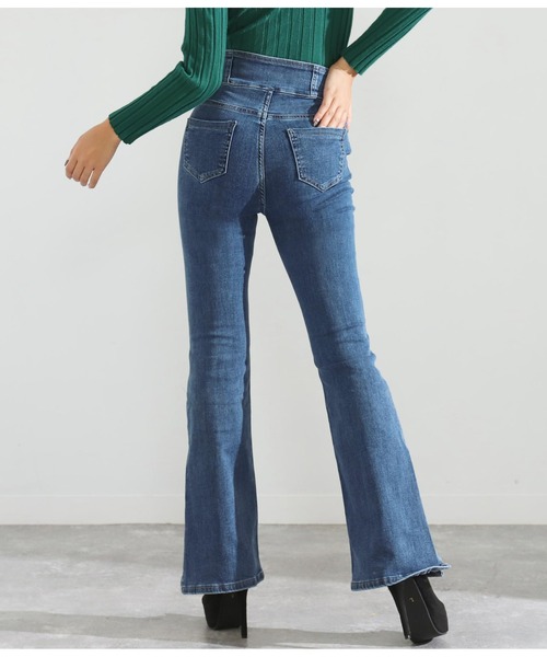 LATINA（ラティーナ）の「ハイウエスト超ストレッチサイドスリットフレアデニムパンツ（デニムパンツ・レディース・ブルー/ブラック・L/XL/M/S）」の11枚目の写真