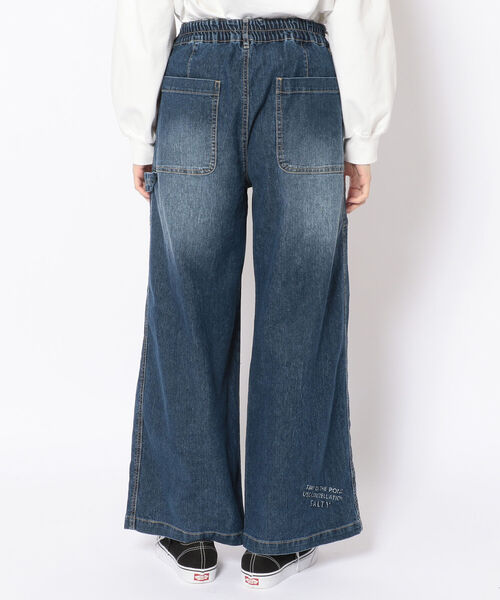 AVIREX（アヴィレックス）の「【Women's】TYPE BLUE WIDE DENIM PANTS/ タイプブルー ワイドデニムパンツ（デニムパンツ・レディース・ホワイト/その他/ブルー系その他・SMALL/MEDIUM）」の4枚目の写真
