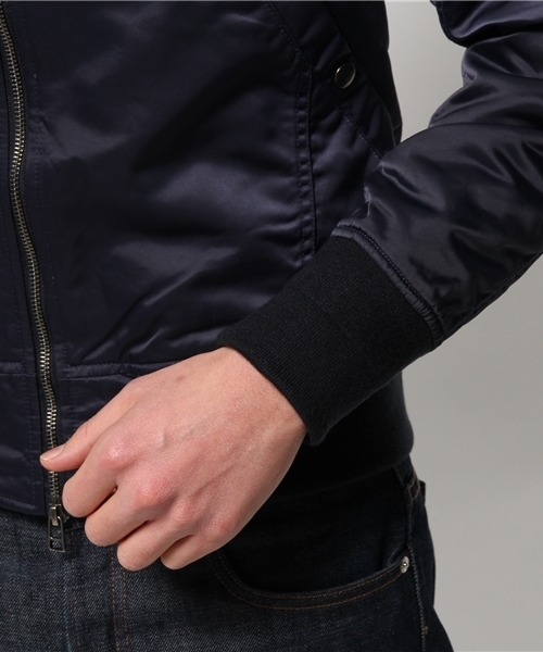 SHIPS JET BLUE（シップスジェットブルー）の「JB: ナイロン ツイルMA-1 ジャケット 15SS（ミリタリージャケット・メンズ・ネイビー/オリーブ・LARGE/MEDIUM/SMALL）」の3枚目の写真