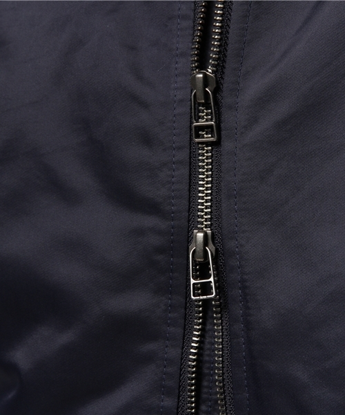 SHIPS JET BLUE（シップスジェットブルー）の「JB: ナイロン ツイルMA-1 ジャケット 15SS（ミリタリージャケット・メンズ・ネイビー/オリーブ・LARGE/MEDIUM/SMALL）」の9枚目の写真