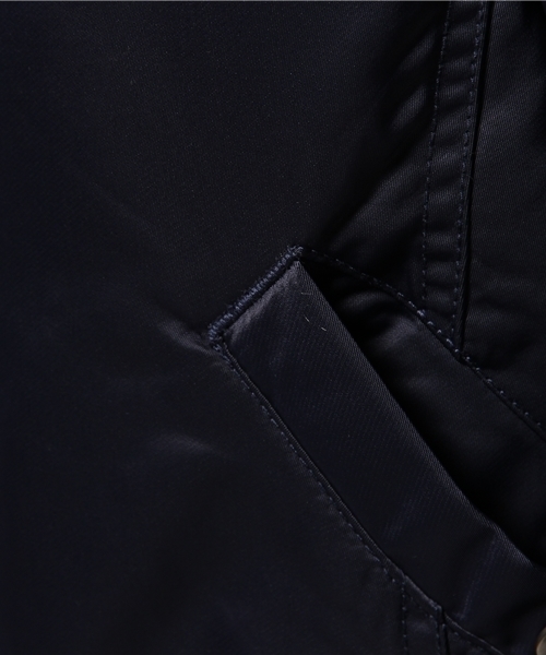 SHIPS JET BLUE（シップスジェットブルー）の「JB: ナイロン ツイルMA-1 ジャケット 15SS（ミリタリージャケット・メンズ・ネイビー/オリーブ・LARGE/MEDIUM/SMALL）」の13枚目の写真