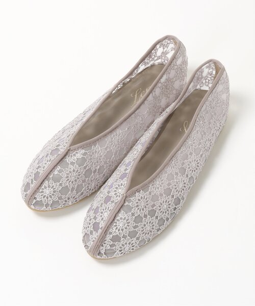 frames RAY CASSIN（フレームスレイカズン）の「チュールレースフラットシューズ（パンプス・レディース・ホワイト/グレイッシュベージュ/ブラック・LARGE/X-LARGE/SMALL/MEDIUM）」の3枚目の写真
