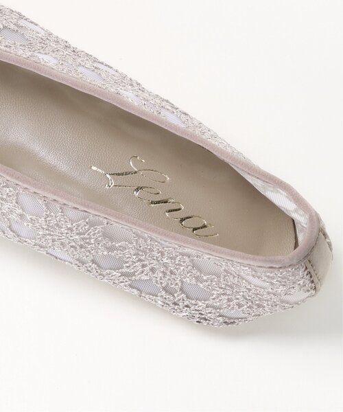 frames RAY CASSIN（フレームスレイカズン）の「チュールレースフラットシューズ（パンプス・レディース・ホワイト/グレイッシュベージュ/ブラック・LARGE/X-LARGE/SMALL/MEDIUM）」の10枚目の写真