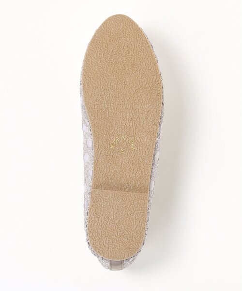 frames RAY CASSIN（フレームスレイカズン）の「チュールレースフラットシューズ（パンプス・レディース・ホワイト/グレイッシュベージュ/ブラック・LARGE/X-LARGE/SMALL/MEDIUM）」の11枚目の写真