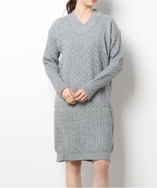 BLANC FICELLE(ブランフィセル)の「Vネックロング ニット(ニット/セーター・レディース・ブラック/グレー/アイボリー・MEDIUM/LARGE)」の2枚目の写真