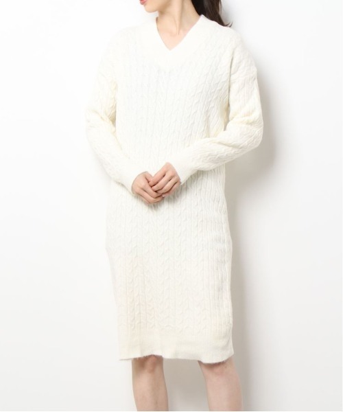 BLANC FICELLE(ブランフィセル)の「Vネックロング ニット(ニット/セーター・レディース・ブラック/グレー/アイボリー・MEDIUM/LARGE)」の1枚目の写真