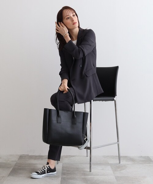 INDIVI(インディヴィ)の「【A4収納可能/ポーチ付/合皮】シンプルバッグ(トートバッグ・レディース・ライトグレー/チャコールグレー/ブラック/ライトパープル・00)」の22枚目の写真