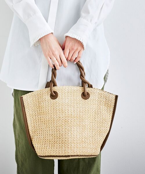 le.coeur blanc（ルクールブラン）の「ツイストハンドルトート（トートバッグ・レディース・アイボリー・FREE）」の3枚目の写真