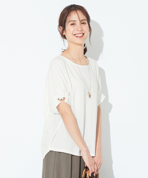 ANY(エニィ)の「【接触冷感・UVケア】ドルマンスリーブ Tブラウス(Tシャツ/カットソー・レディース・グリーン系/ブラック系/アイボリー系1/ライトグレー系/ブルー系/アイボリー系/オールドローズ系/ブラウン系/グレー系/ピーコックグリーン系/レッド系/ライトイエロー系/ダークブラウン系・3/2)」の1枚目の写真