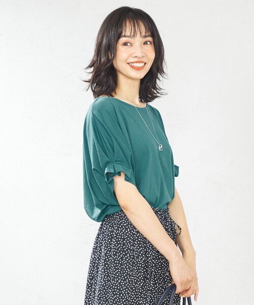 ANY(エニィ)の「【接触冷感・UVケア】ドルマンスリーブ Tブラウス(Tシャツ/カットソー・レディース・グリーン系/ブラック系/アイボリー系1/ライトグレー系/ブルー系/アイボリー系/オールドローズ系/ブラウン系/グレー系/ピーコックグリーン系/レッド系/ライトイエロー系/ダークブラウン系・3/2)」の9枚目の写真