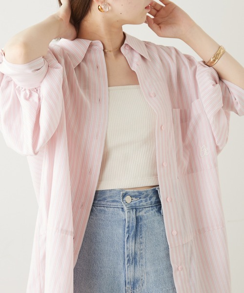 Chico(チコ)の「胸刺繍ブロッキングオーバーシャツ(シャツ/ブラウス・レディース・ブラック系その他2/ミント/ピンク系その他2/ホワイト/ライトピンク・FREE)」の1枚目の写真