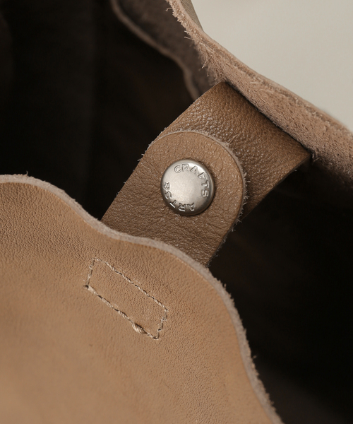 JOURNAL STANDARD（ジャーナルスタンダード）の「【ARTS&CRAFTS /アーツアンドクラフツ】VEGETABLE HORSE ショルダーバッグ（ショルダーバッグ・メンズ・ブラック/ベージュ・FREE）」の13枚目の写真