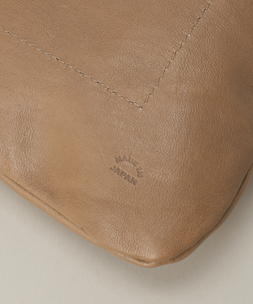 JOURNAL STANDARD（ジャーナルスタンダード）の「【ARTS&CRAFTS /アーツアンドクラフツ】VEGETABLE HORSE ショルダーバッグ（ショルダーバッグ・メンズ・ブラック/ベージュ・FREE）」の8枚目の写真