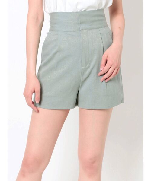 MURUA（ムルーア）の「タックワイドバミューダパンツ【セットアップ着用可能】（スラックス・レディース・ベージュ/ブラウン/ブルー・1/2）」の9枚目の写真