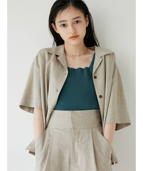 MURUA（ムルーア）の「タックワイドバミューダパンツ【セットアップ着用可能】（スラックス・レディース・ベージュ/ブラウン/ブルー・1/2）」の17枚目の写真