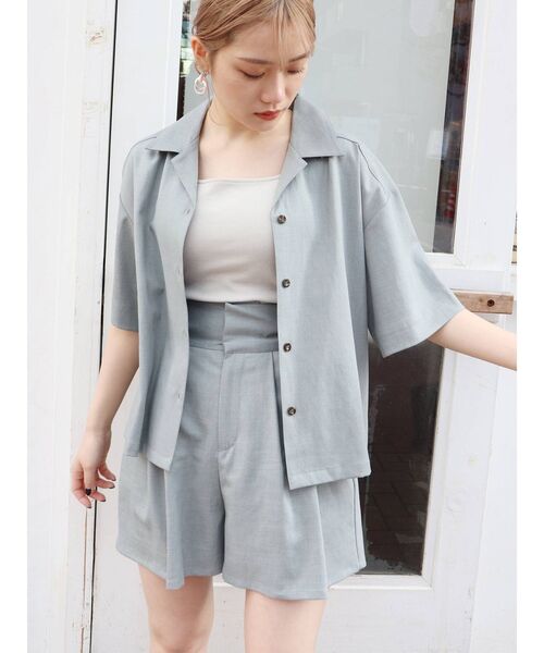 MURUA（ムルーア）の「タックワイドバミューダパンツ【セットアップ着用可能】（スラックス・レディース・ベージュ/ブラウン/ブルー・1/2）」の15枚目の写真