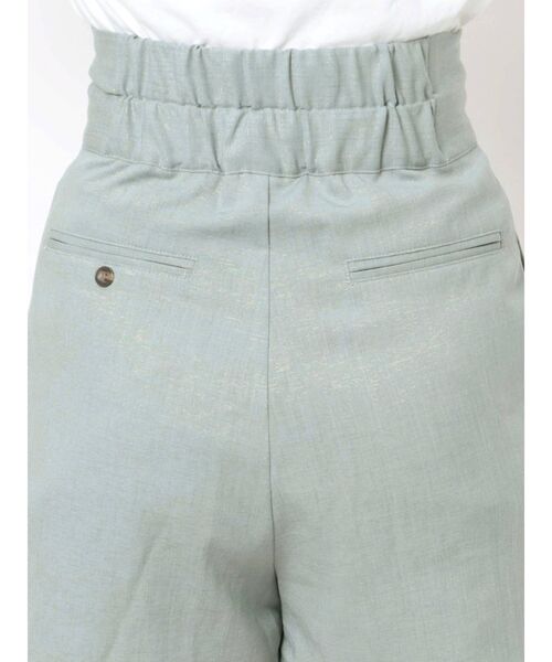 MURUA（ムルーア）の「タックワイドバミューダパンツ【セットアップ着用可能】（スラックス・レディース・ベージュ/ブラウン/ブルー・1/2）」の8枚目の写真