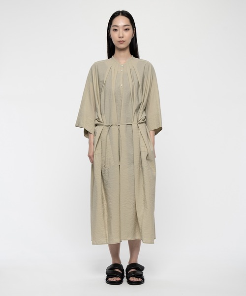 LEMAIRE(ルメール)の「PLEATED SHIRT DRESS(ワンピース・レディース・グリーン系その他/アイボリー・36/34)」の6枚目の写真