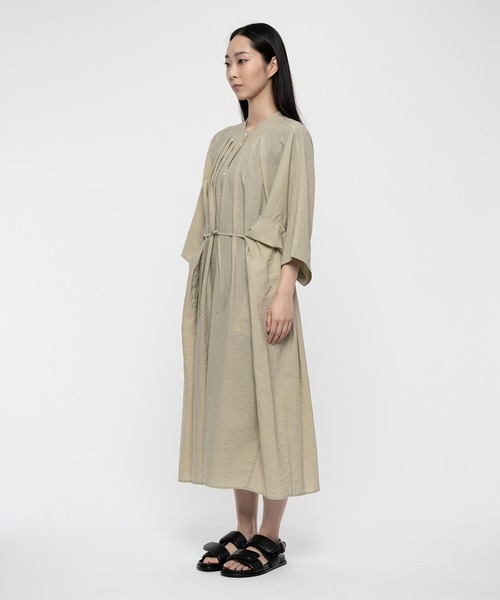 LEMAIRE(ルメール)の「PLEATED SHIRT DRESS(ワンピース・レディース・グリーン系その他/アイボリー・36/34)」の7枚目の写真