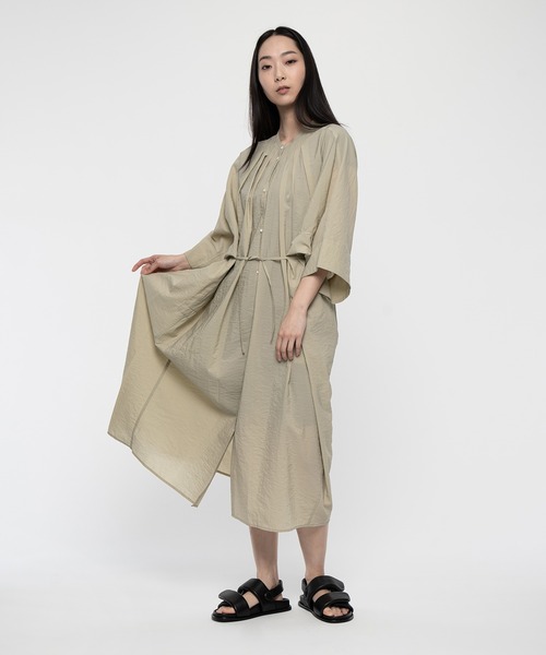LEMAIRE(ルメール)の「PLEATED SHIRT DRESS(ワンピース・レディース・グリーン系その他/アイボリー・36/34)」の9枚目の写真