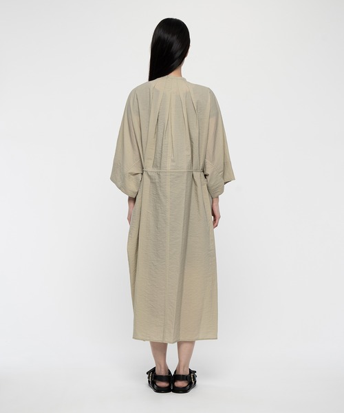 LEMAIRE(ルメール)の「PLEATED SHIRT DRESS(ワンピース・レディース・グリーン系その他/アイボリー・36/34)」の8枚目の写真