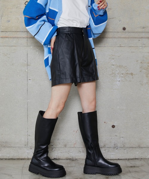 WEGO（ウィゴー）の「WEGO/フェイクレザーピンタックショートパンツ（その他パンツ・レディース・アイボリー/ブラック・FREE）」の7枚目の写真