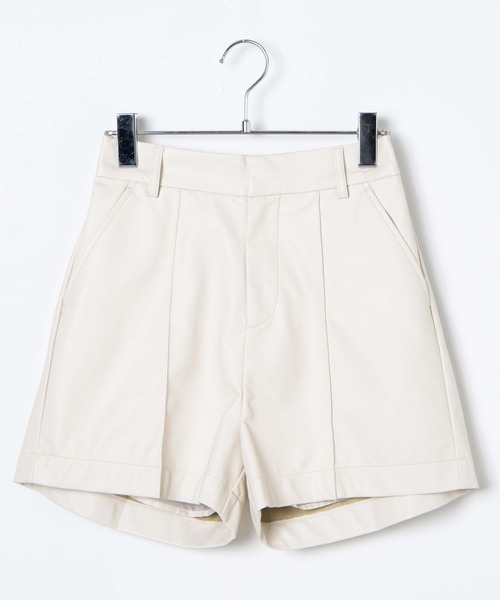 WEGO（ウィゴー）の「WEGO/フェイクレザーピンタックショートパンツ（その他パンツ・レディース・アイボリー/ブラック・FREE）」の17枚目の写真