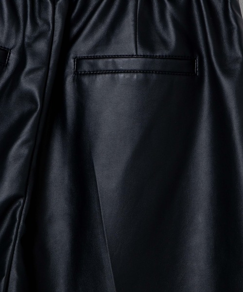 WEGO（ウィゴー）の「WEGO/フェイクレザーピンタックショートパンツ（その他パンツ・レディース・アイボリー/ブラック・FREE）」の18枚目の写真