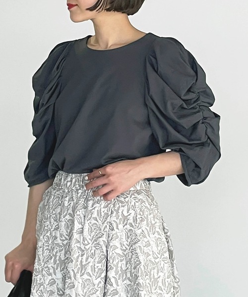 PICCIN（ピッチン）の「袖シャーリングカットソー（Tシャツ/カットソー・レディース・ベージュ/カーキ/ブルーグレー・M）」の6枚目の写真